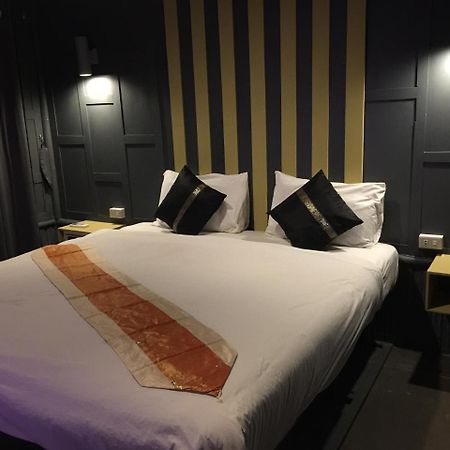 Phi Phi Sea And Hill Resort Buitenkant foto