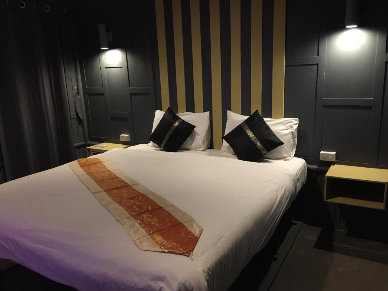 Phi Phi Sea And Hill Resort Buitenkant foto