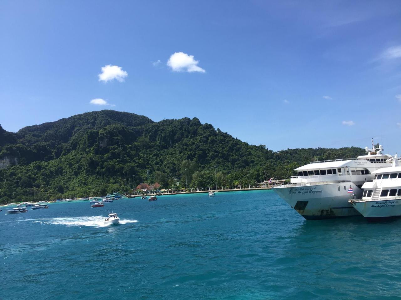 Phi Phi Sea And Hill Resort Buitenkant foto