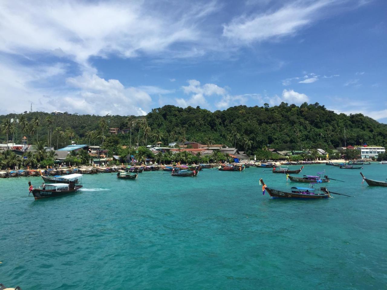 Phi Phi Sea And Hill Resort Buitenkant foto