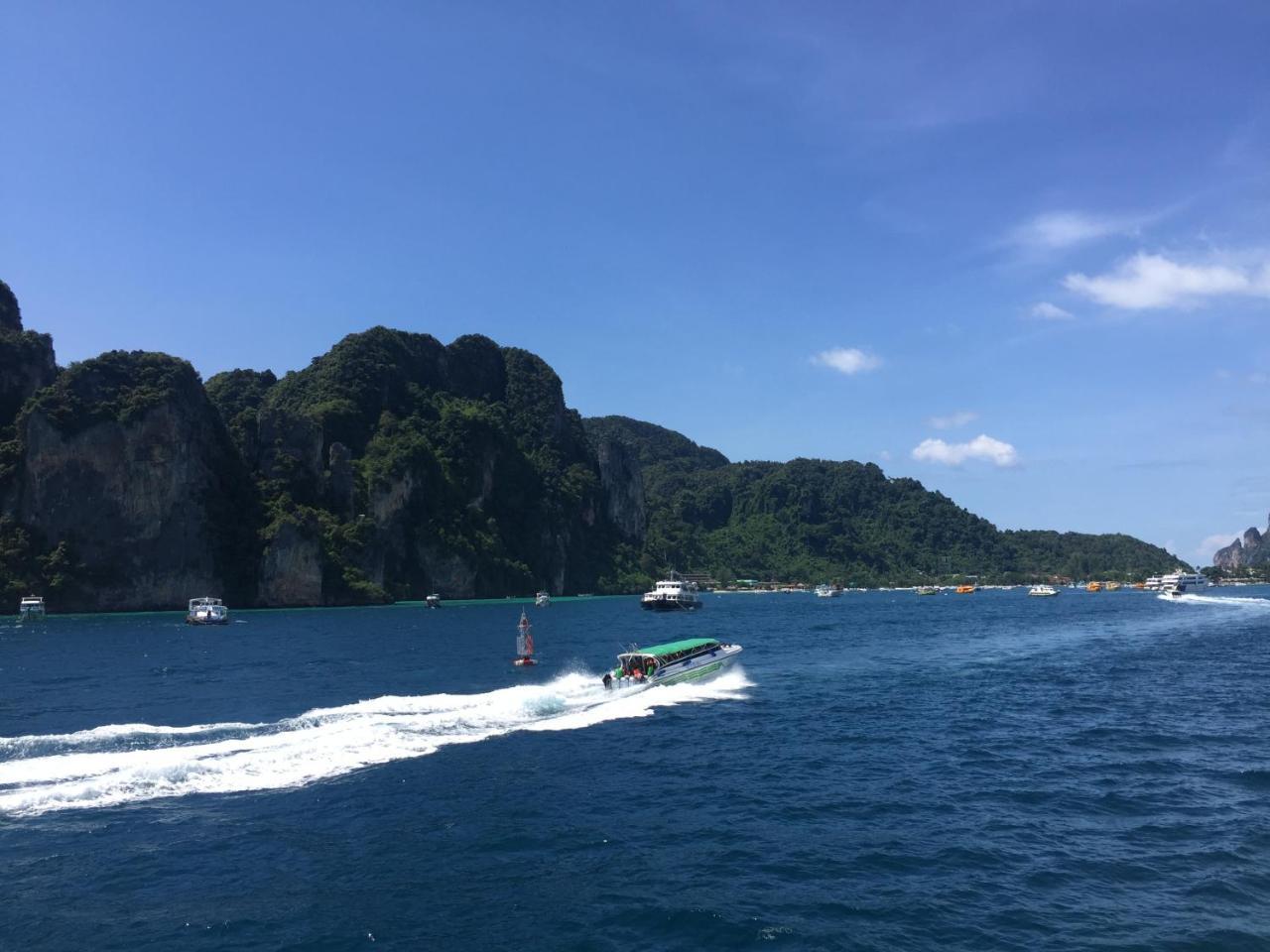 Phi Phi Sea And Hill Resort Buitenkant foto