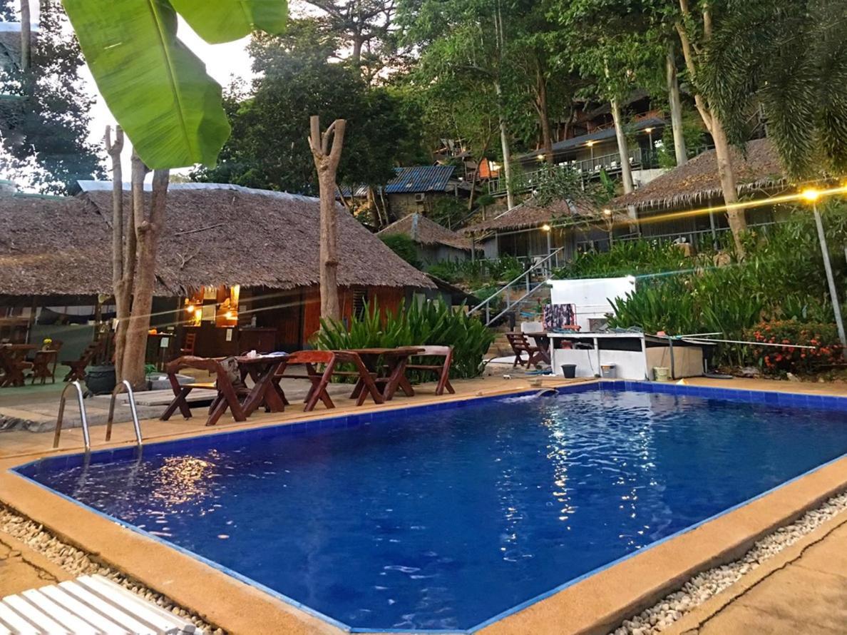 Phi Phi Sea And Hill Resort Buitenkant foto